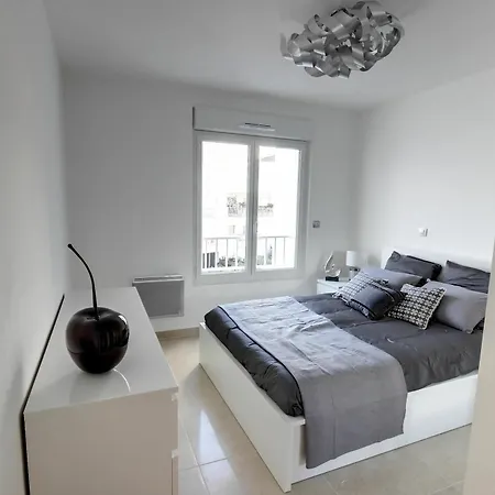 With 2 Bedrooms In Cannes, With Wonderful View, Furnish