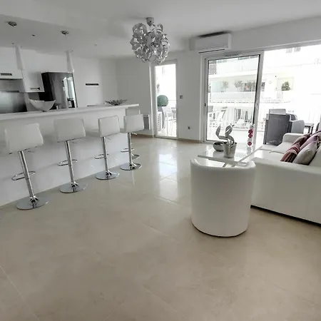With 2 Bedrooms In Cannes, With Wonderful View, Furnish Apartment Cannes