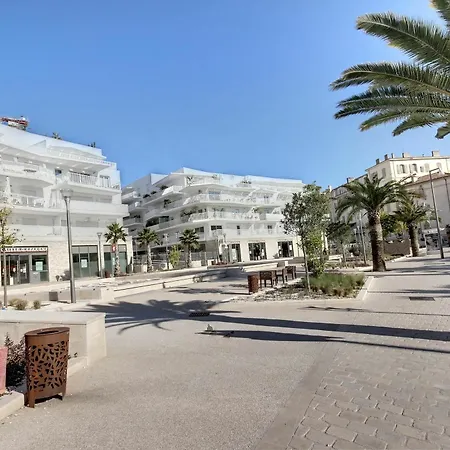 With 2 Bedrooms In Cannes, With Wonderful View, Furnish *